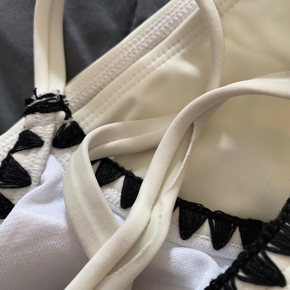 White Bikini - Picture 4 of 4